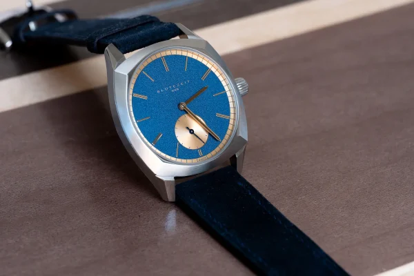 N°3.2 - "Grained, Blue/Gold"