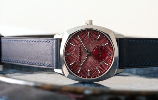 N° 2.2 - "red guilloché"